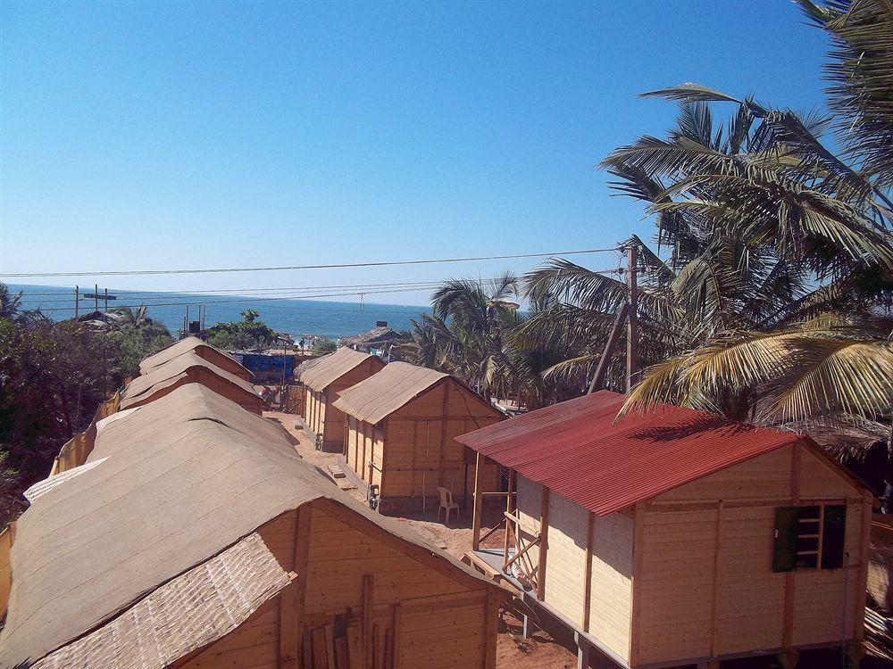 Tivai Beach Cottages Калангут Экстерьер фото